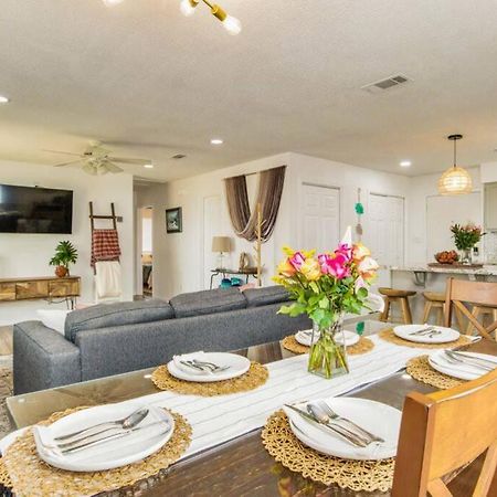 Woodsy Retreat, Steps To Bay - Hot Tub! Βίλα Gulf Breeze Εξωτερικό φωτογραφία