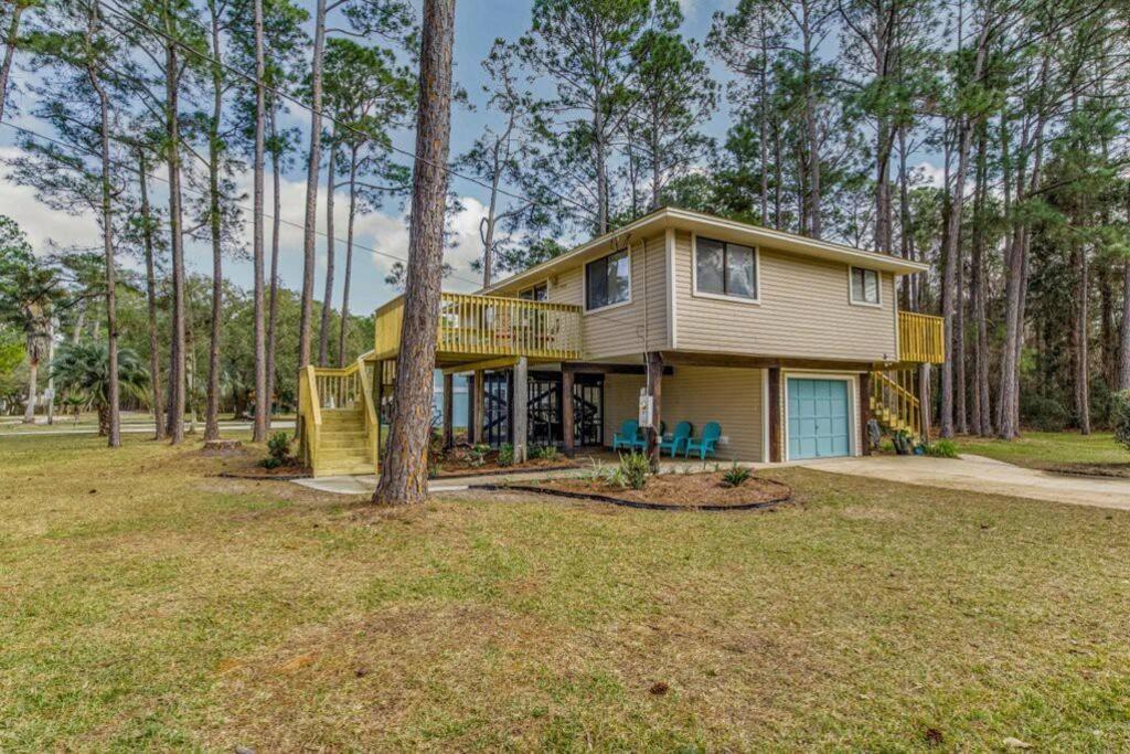 Woodsy Retreat, Steps To Bay - Hot Tub! Βίλα Gulf Breeze Εξωτερικό φωτογραφία